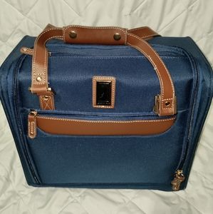 London Fog Under seat Travel suit case